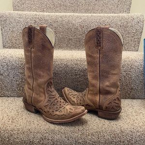 Cut out Ariat Cowboy Boots